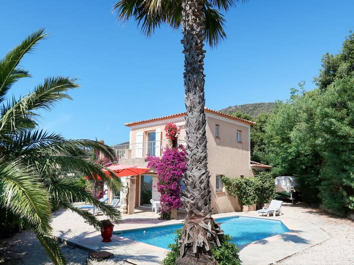 Ferienhaus für 6 Personen, mit Balkon und Ausblick sowie Pool und Garten in Cavalaire-sur-Mer - 2