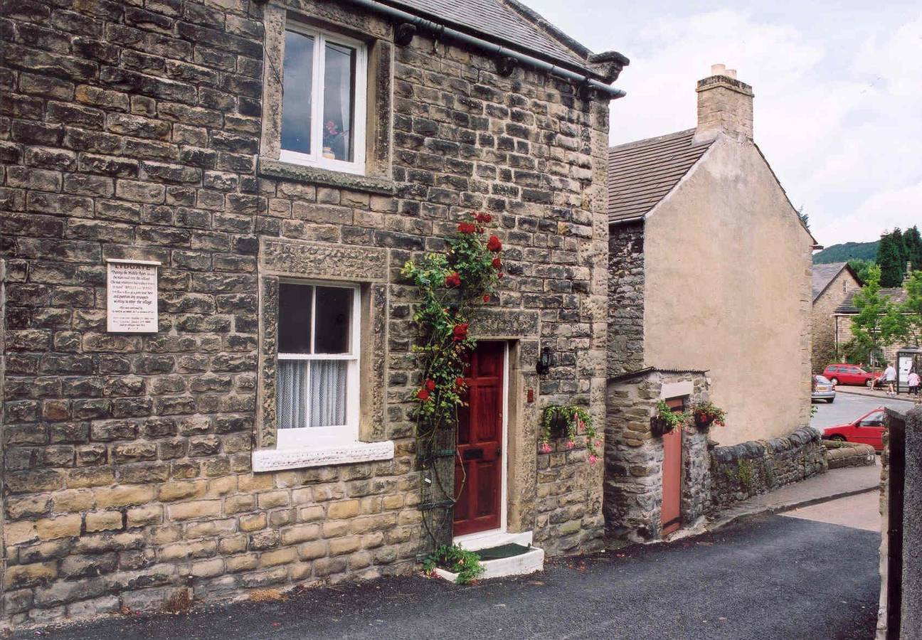 Traditional 2 Bedroom Cottage in Eyam, Hope Valley in Eyam, Derbyshire