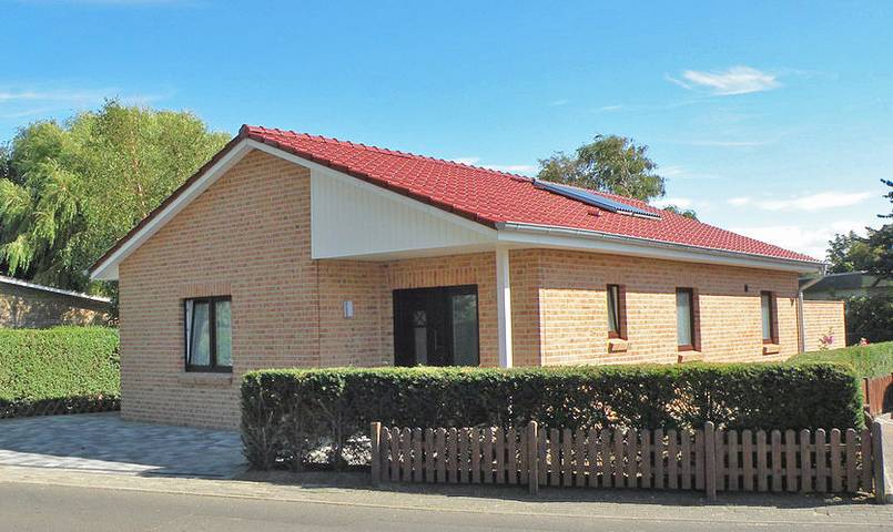 Bungalow für 4 Personen, mit Garten in Büsum - 2