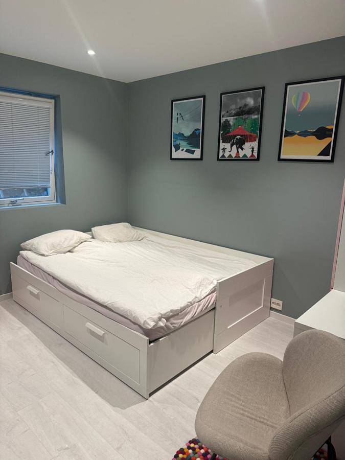 Villa med fantastisk uteplass! 10 sengeplasser! in Ålesund