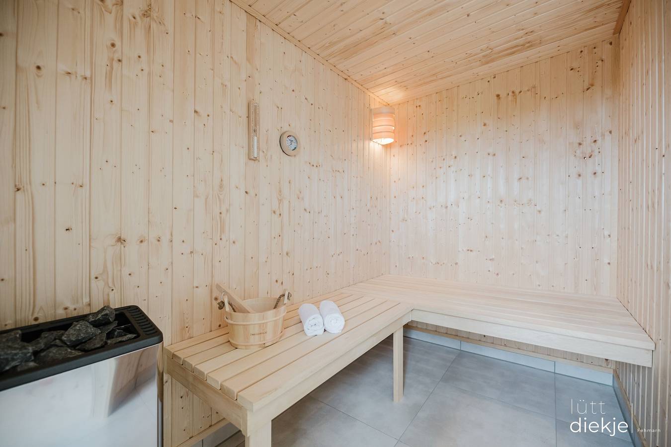 Lütt Diekje – Stylish Thatched Cottage with Sea View and Near the Beach in Westermarkelsdorf, Fehmarn