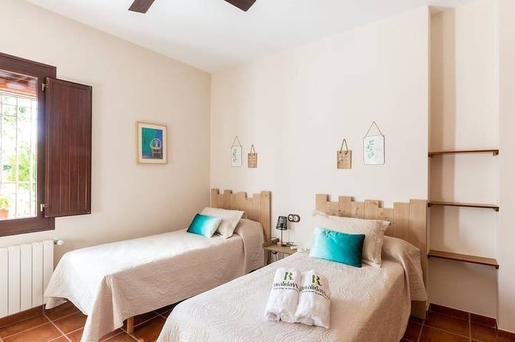 Casa Rural La Garrida Almodóvar del Río in Almodóvar del Río, Córdoba Province
