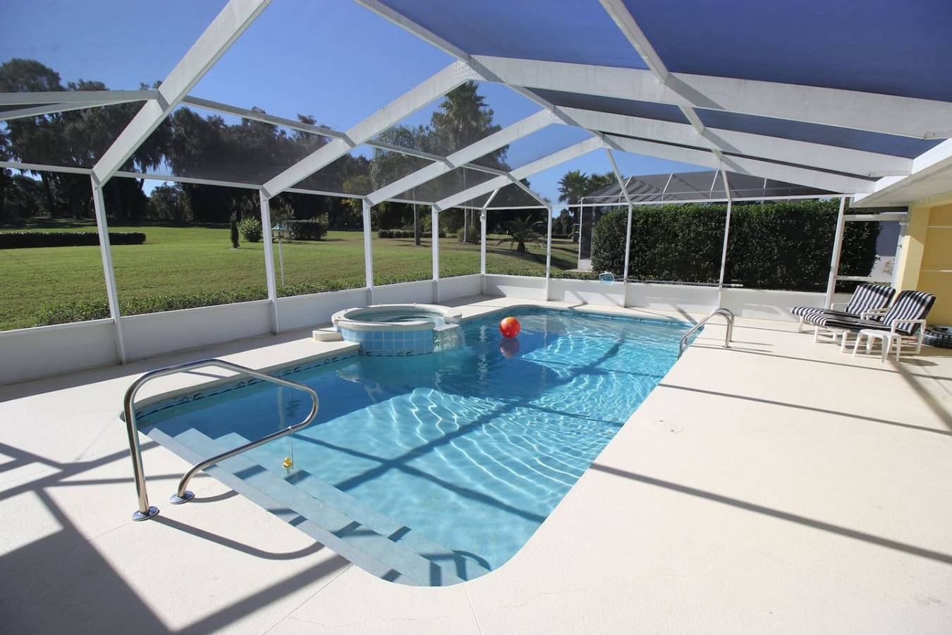 Villa Lovie: Charming 4-bed/3-bath with pool & spa in Citrus County
