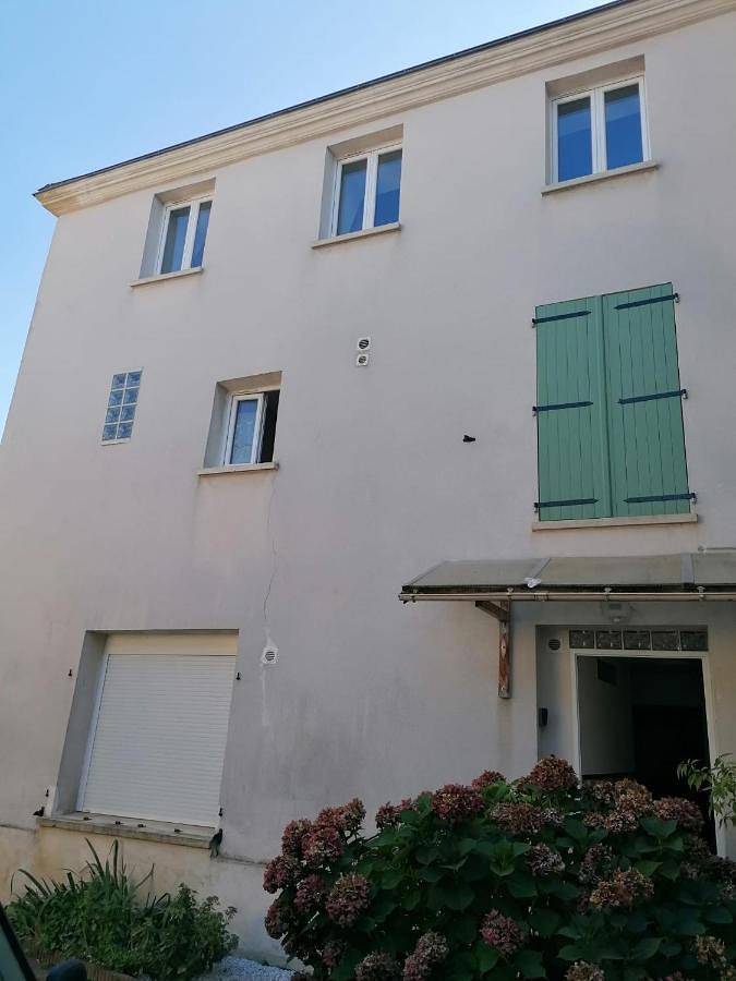 Appartement entier, One-Bedroom Apartment in Groslay, Val-d'Oise