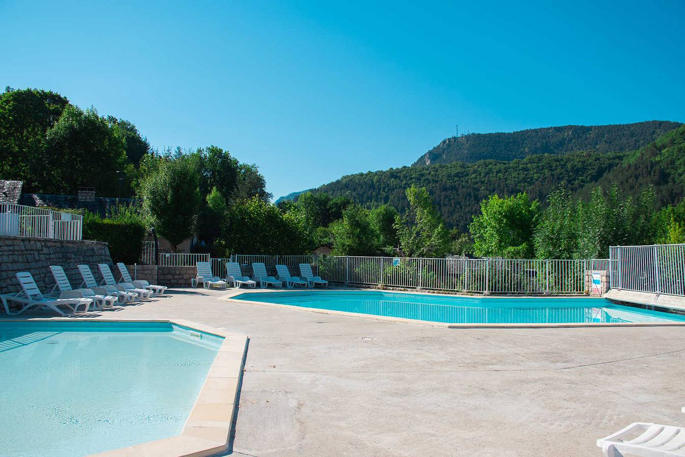 Location 4/6 pers. Village de gites des Bruguières in La Canourgue, Massif Central