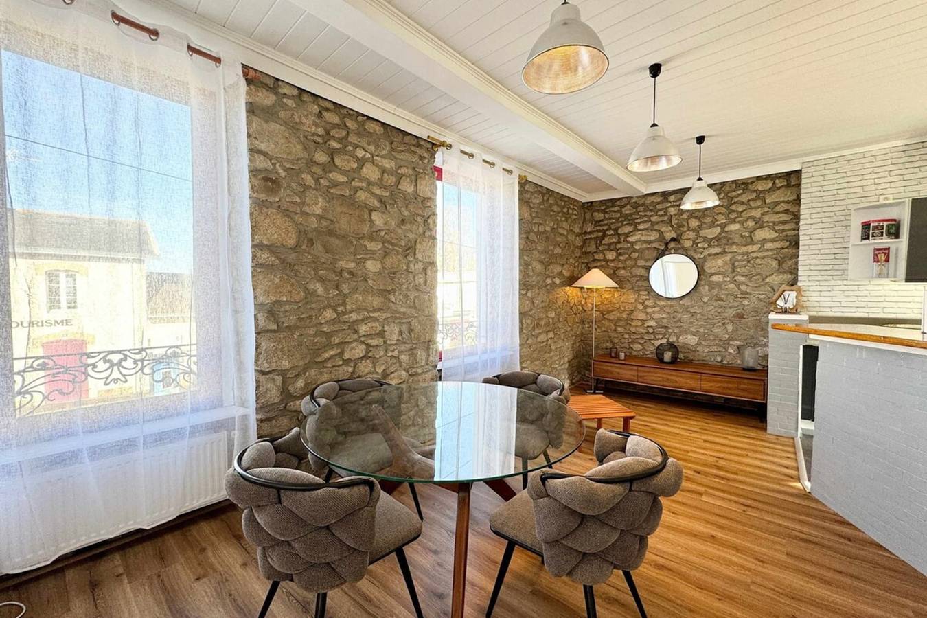 Apartamento entero, Spacious contemporary duplex - Harbour view in Port-Louis, Côte des Mégalithes