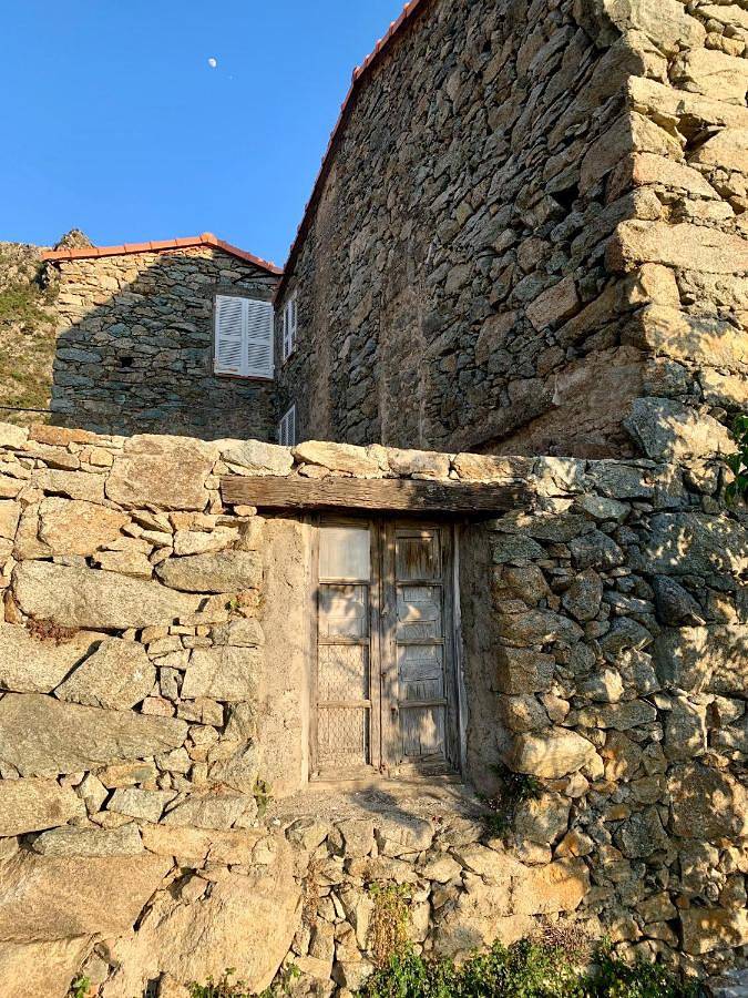 Location de vacances pour 4 personnes, avec vue et jardin à Lama - 4