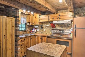 Log Cabin for 8 Guests in Table Rock Lake, Ozark Mountains, Picture 3