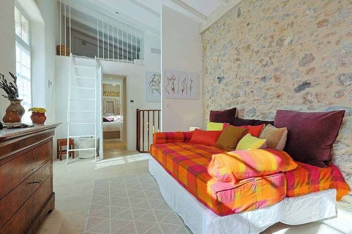 Ganze Wohnung, Historic 3Br Village Home | 2 Terraces | Beach 15min drive in Ollioules, Mittelmeerküste (Frankreich)