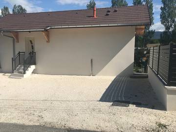Gîte pour 4 personnes, avec jardin à Chavanod