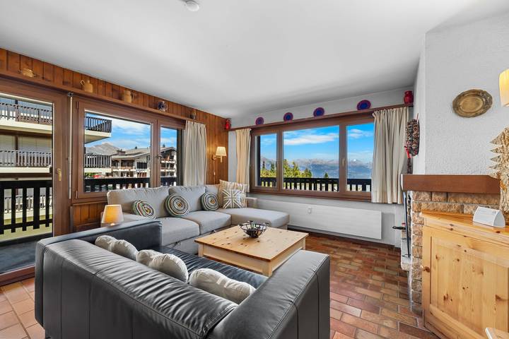 Ferienwohnung für 6 Personen, mit Pool und Balkon, kinderfreundlich