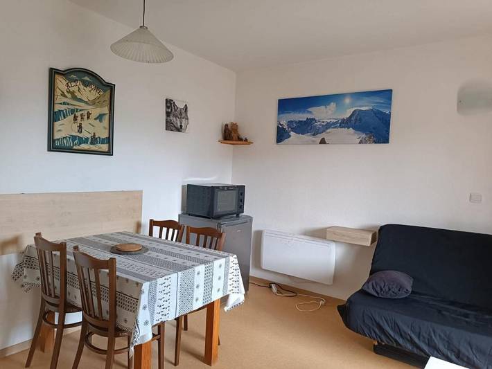 Gîte pour 4 personnes, avec piscine ainsi que vue et balcon, animaux acceptés à Ignaux - 4