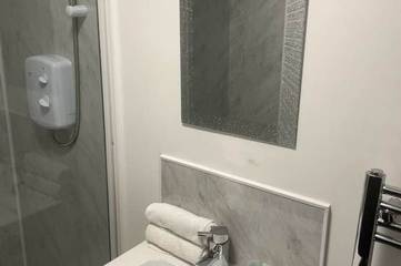 Glamping for 4 People in Liverpool, Merseyside, Photo 3