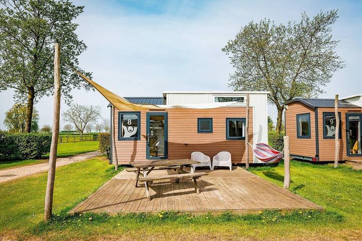 Strandhuisje voor 4 personen, met balkon en zwembad in Buren Gemeente