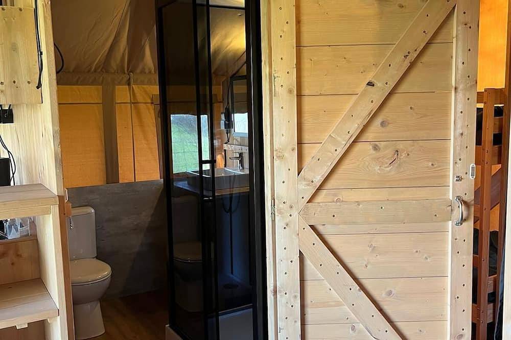 Luxe 4-persoons safaritent op Landgoed de Leijen in Alkmaar & Surroundings
