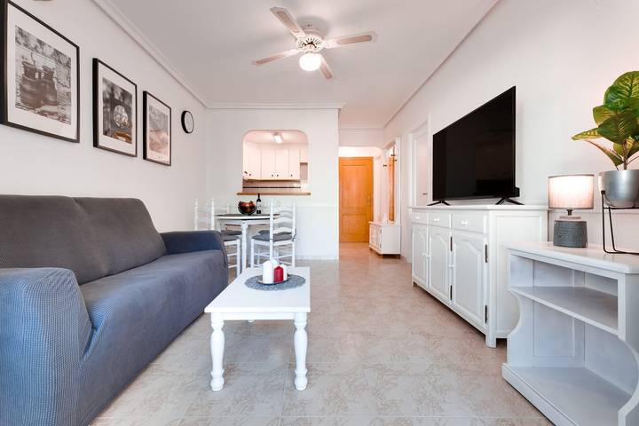 Appartement entier, Appartement "La Mata Beach" avec piscine partagée, Wi-Fi et climatisation in Torrevieja, Costa Blanca