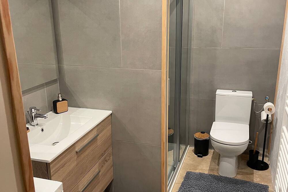 Entire apartment, \"Gîte la Bergerie\" near the Bastide of Monflanquin and the Dordogne river in Saint-Eutrope-de-Born, Villeneuve-sur-Lot region