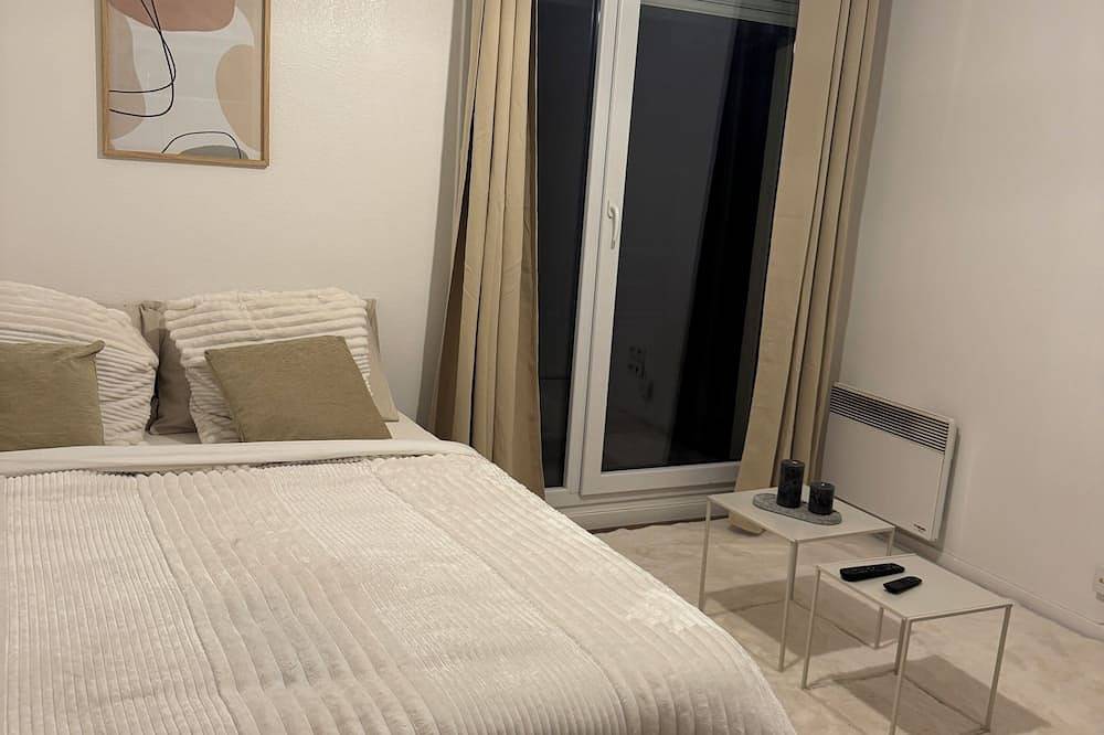 Apartamento entero, Cosy studio 10min from Paris in Villeneuve-la-Garenne, Altos del Sena