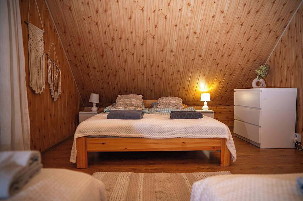 Chata przy Lesie - Large Home with Sauna & Hot Tub in Białowieża-Nationalpark