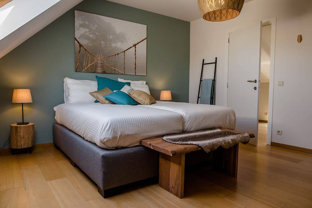 Beautiful spacious holiday home in nature reserve in Bruges in Assebroek, Bruges