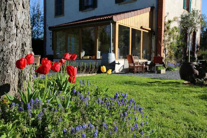 Chambre d’hôte pour 2 personnes, avec piscine et jardin, animaux acceptés dans Chalmoux - 3