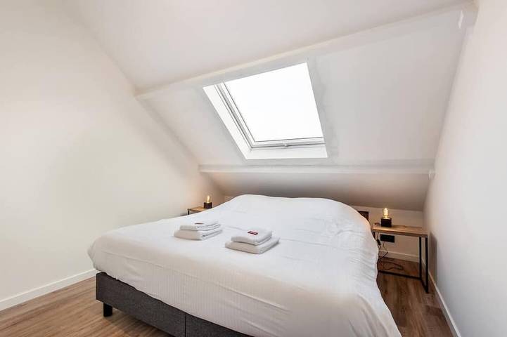 Ganze Wohnung, Villa Amelie -- Modern Villa @ the Beach w. Garden in Oostduinkerke, Koksijde