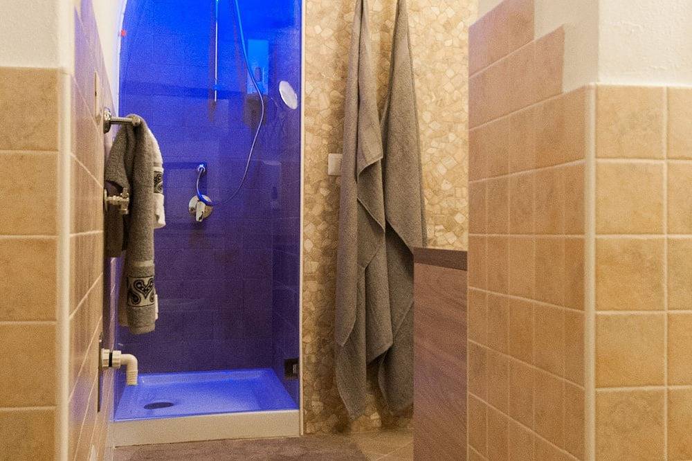 Ganze Wohnung, Genießen Sie das italienische Leben in unserem komplett renovierten Haus (2019) in Sulzano, Iseosee