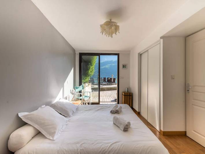 Gîte pour 4 personnes, avec terrasse, adapté aux familles à Duingt - 3