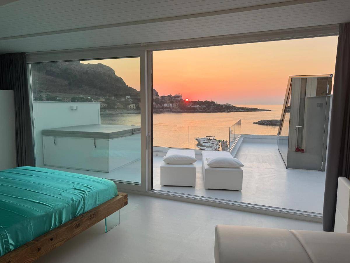 Appartamento intero, Superior Suite with Sea View in Sferracavallo, Palermo