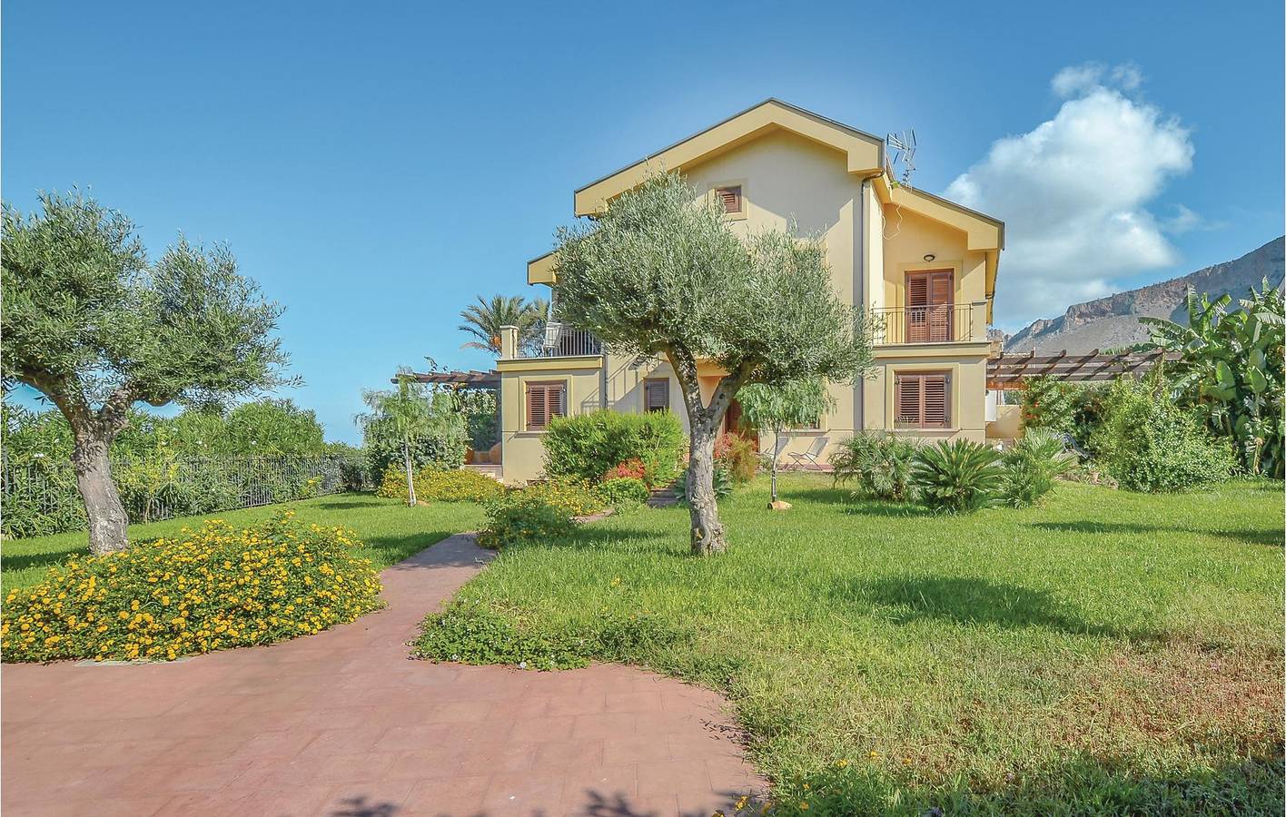 Gemütliches Appartement am Meer mit Terrasse in Citta del Mare, Palermo Provinz