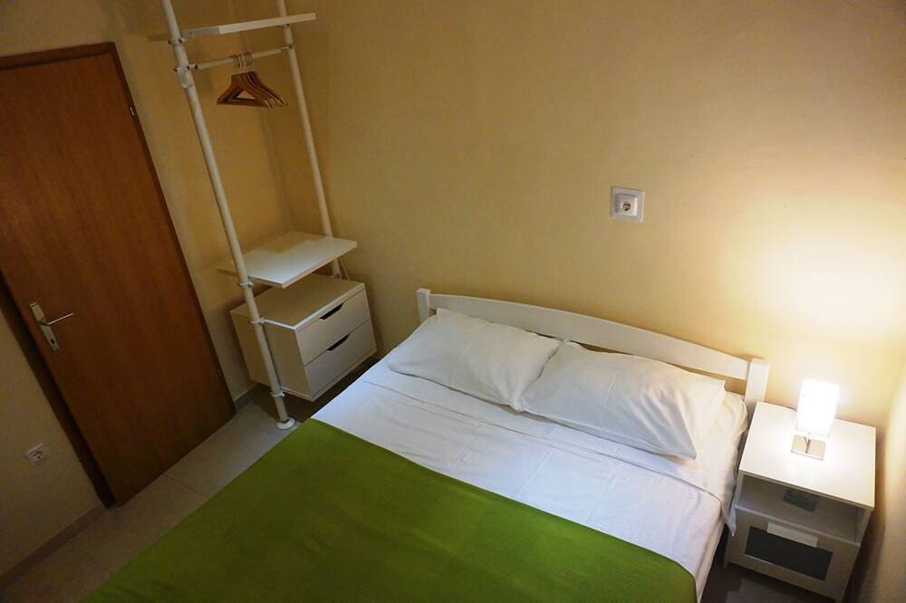 Private Oase mit Pool, Meerblick & 2 Stränden in der Nähe, für bis zu 6 Personen in Marusici, Split-Dalmatien