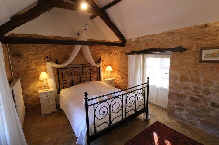 Gîte pour 6 personnes, avec terrasse et jardin à Saint-Laurent-la-Vallée - 2