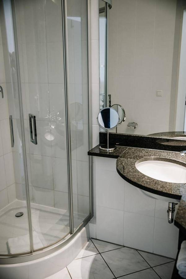 Hotel für 2 Personen, mit Terrasse und Garten sowie Sauna und Ausblick in Lalendorf - 2