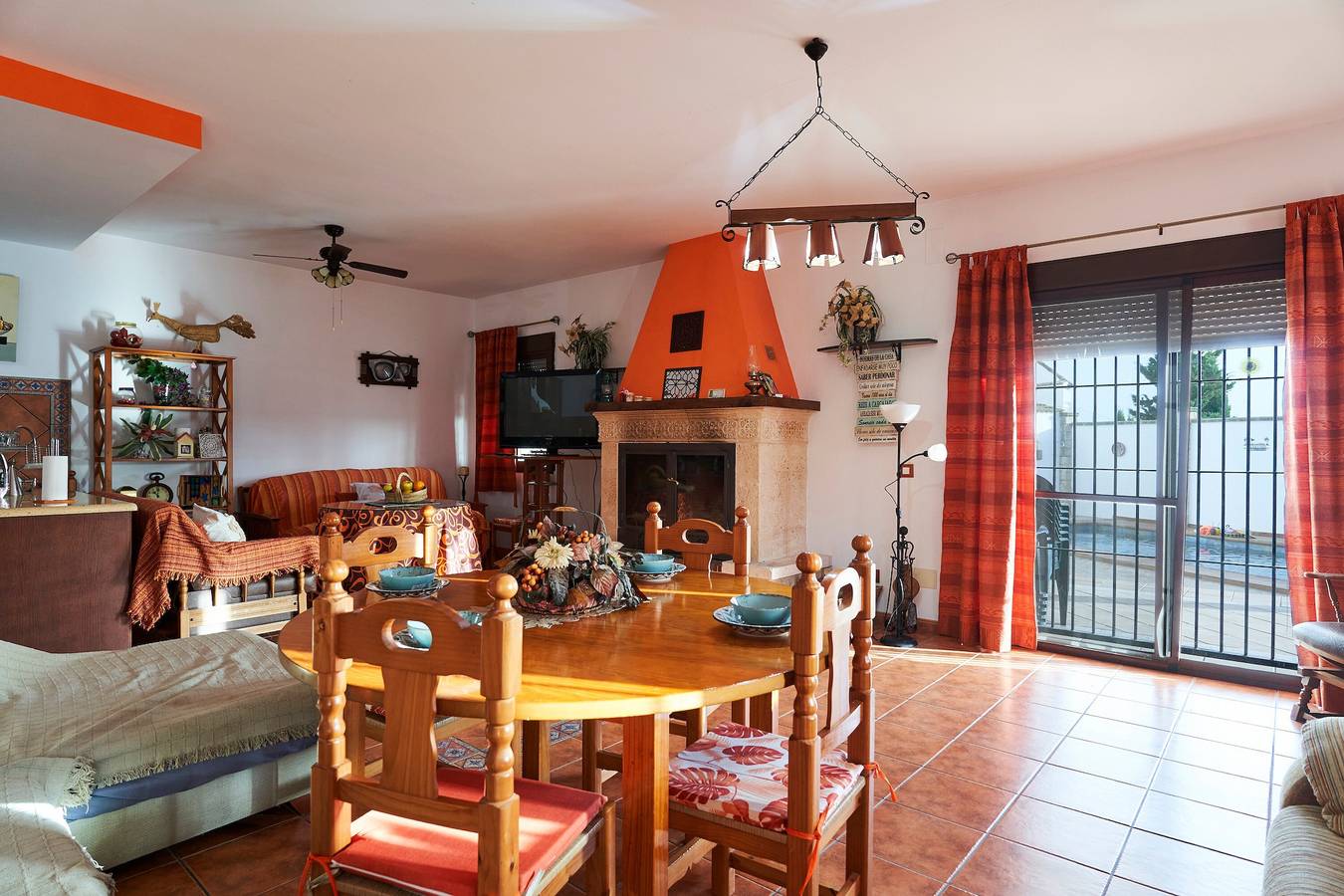 Casa Vacacional 'La Majailla' con Piscina, Vistas a la Montaña, Wi-Fi y Aire Acondicionado in Peal de Becerro, Provincia de Jaén