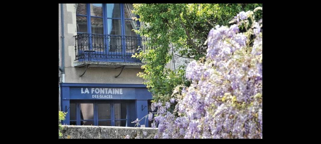 Location de vacances pour 2 personnes, avec vue et balcon à Confolens - 2