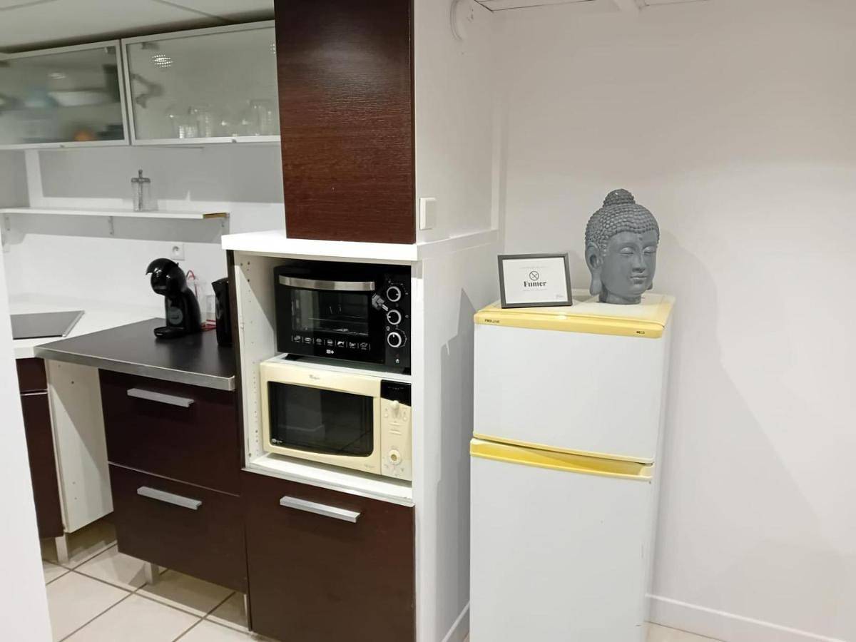Appartement entier, Sous-sol aménagé tout équipé avec jardin & parking in Berteaucourt-les-Dames, Région d'Amiens