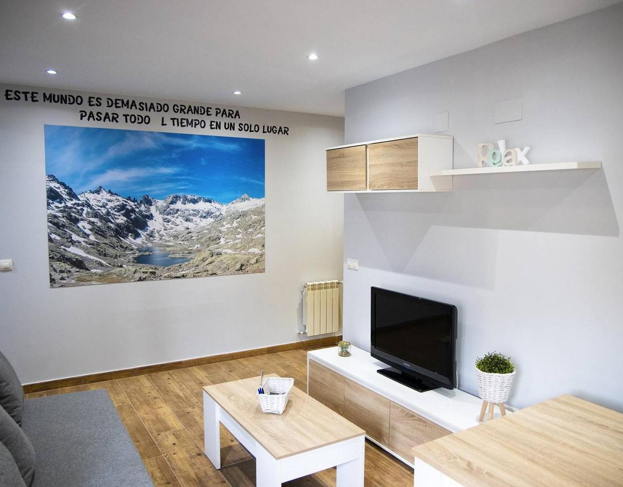 Holiday home for 6 people with garden in Sanchidrián, Ávila Region