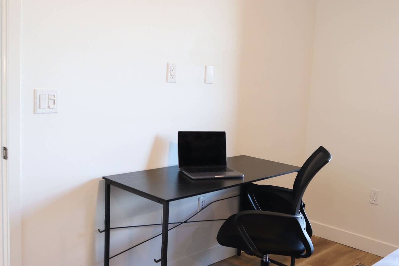 Apartamento entero, Bright   Cozy Getaway with Pool Free Parking 10 mins Disneyland in Santa Ana (california), Condado de Orange