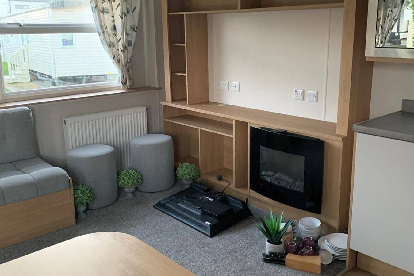 3 Bed Cabin - Sleeps 6 - Wifi, Free Parking, Pets in Dymchurch, Kent