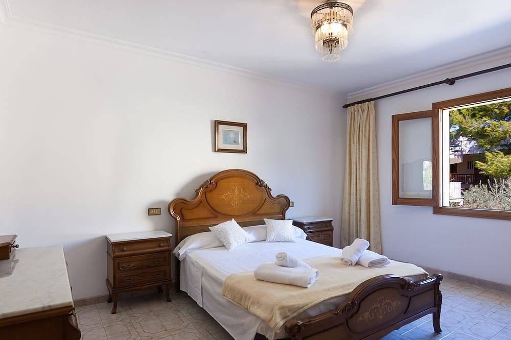Villa Vallespir - Belle villa avec jardin et terrasse à 200 mètres de la plage in Playa de Alcúdia, Alcúdia
