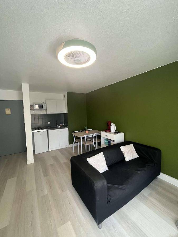 Gîte pour 2 personnes, animaux acceptés dans Theatre Moliere Scene Nationale