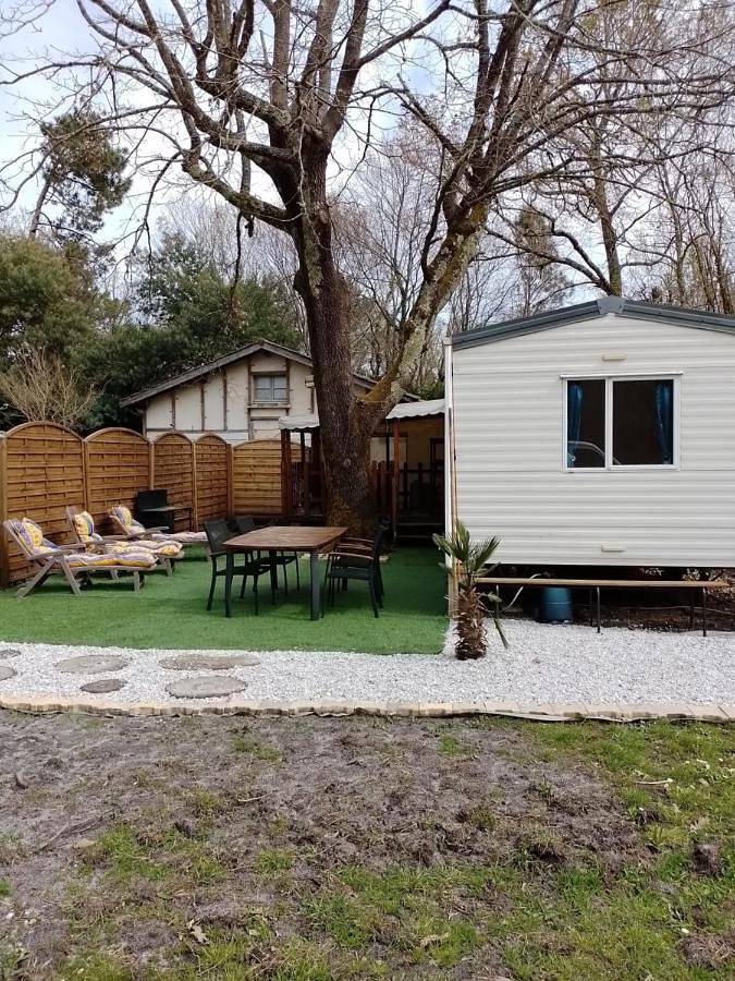 Camping pour 4 personnes, avec vue et jardin