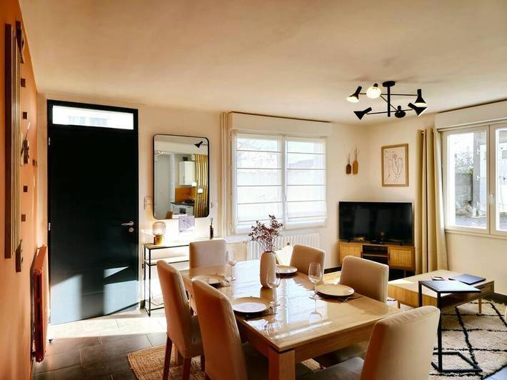 Maison de vacances pour 10 personnes, avec Terrasse et Jardin à Bruz