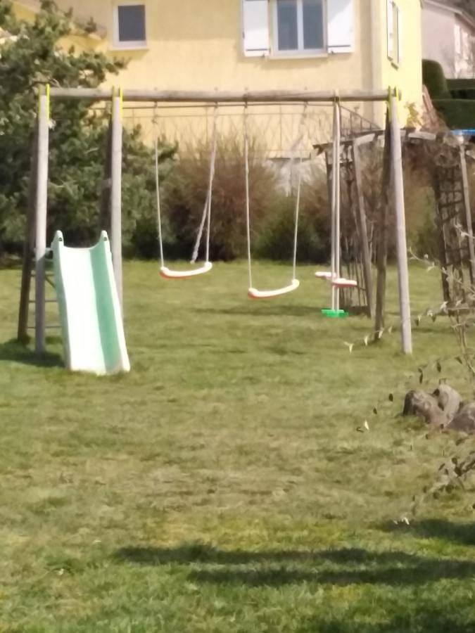 Gîte pour 4 personnes, avec terrasse et vue à Saint-Germain-Laprade