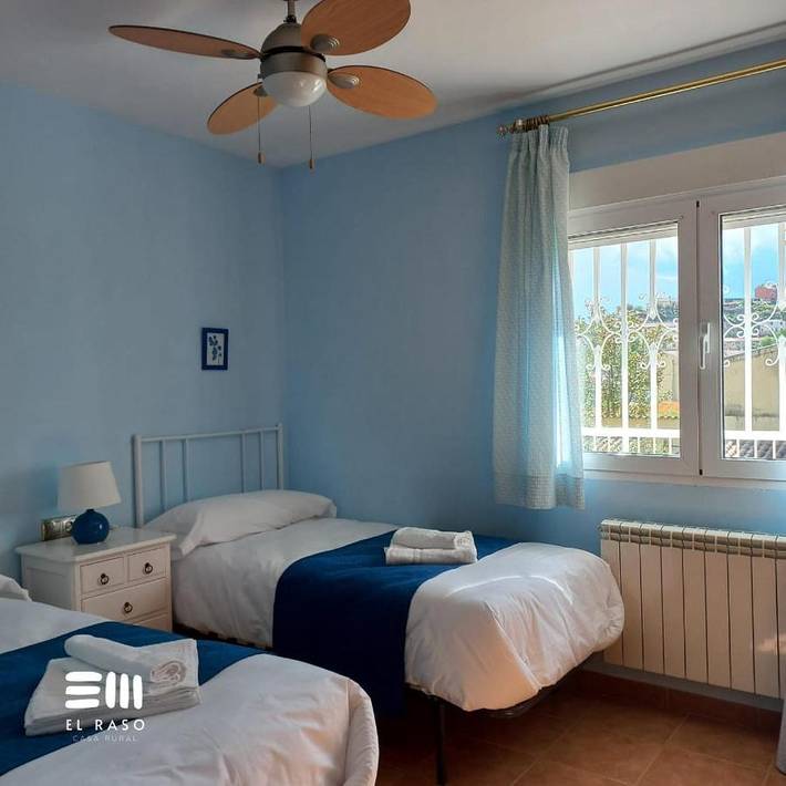 Casa rural con piscina para 10 personas, con vistas además de jardín y piscina en Provincia de Guadalajara - 4