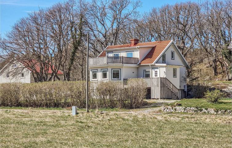 Hus för 9 Personer med trädgård in Norra Västkusten