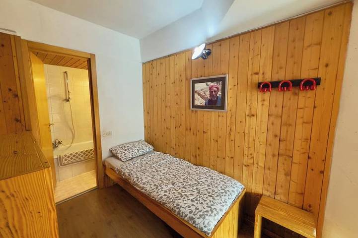 Ganze Wohnung, Ski-In/Ski-Out Flat w/ Balcony, Parking, Wi-Fi in Marilleva, Mezzana