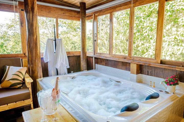 Casas e apartamentos de temporada para 3 pessoas, com terraço e jardim e ainda vista, com animais de estimação em Nazaré Paulista