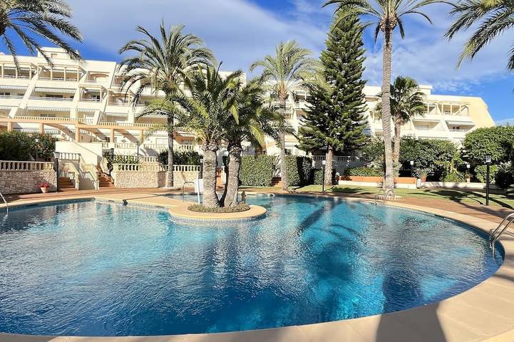 Ferielejlighed for 4 personer, med balkon og have samt pool - 1