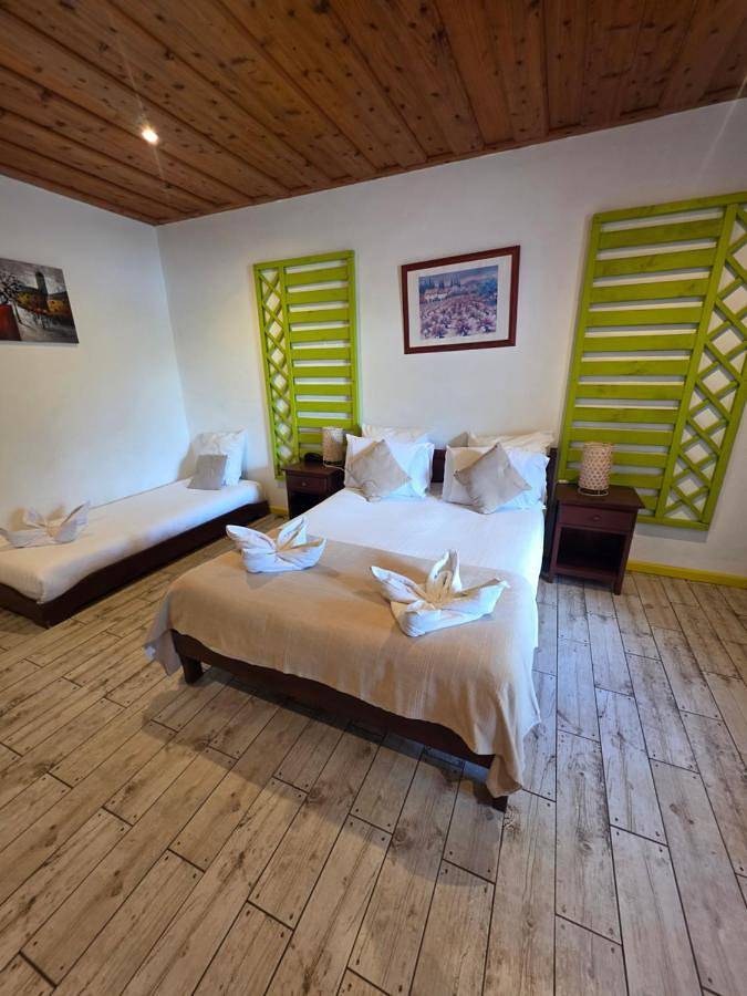 Hôtel pour 4 personnes, avec sauna et vue ainsi que jardin et piscine dans La Mare à Joncs - 4